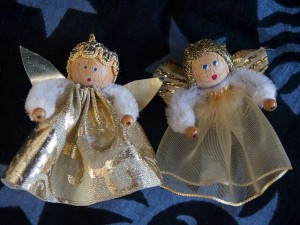 2つの天使の人形